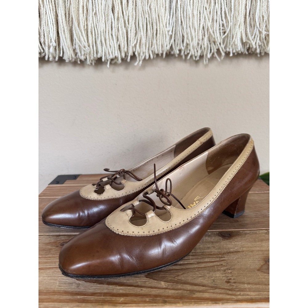 70s Vintage Salvatore Ferragamo Brown Tan Leather Spectator Mid Heel Pump Size 9